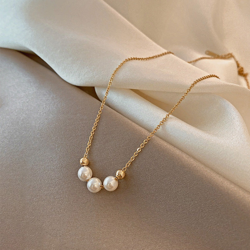 Dainty Pearl Pendant Necklace